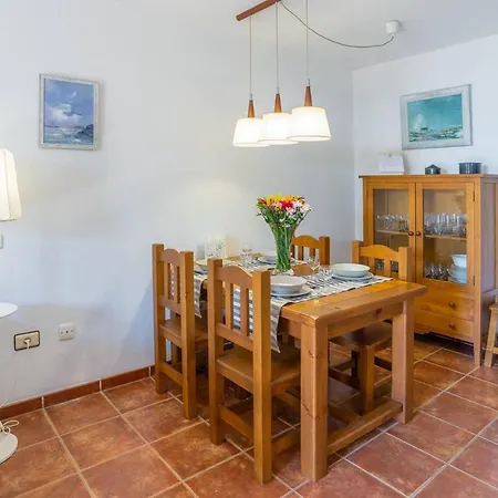 Luminoso Adosado Frente Al Mar