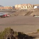 Luminoso Adosado Frente Al Mar بيت للعطل